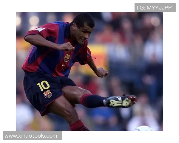 足球巨星获奖感言揭示成功背后的努力与坚持 展现自我与团队的默契配合