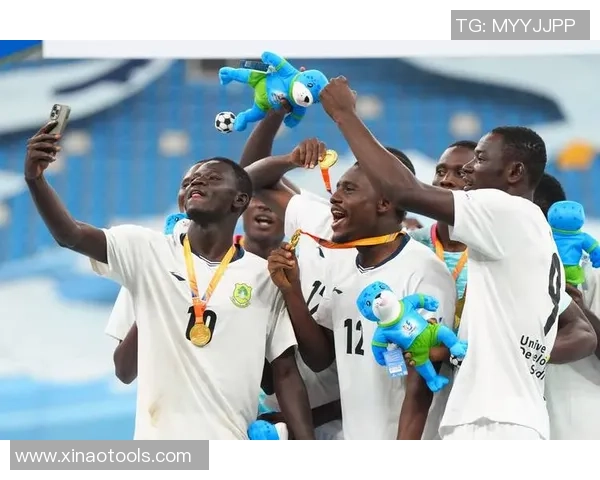 跟随世界顶级球星学习足球技艺全面提升青少年实战水平